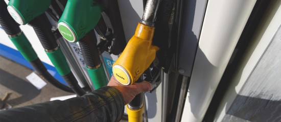 Véhicules d’entreprise : la TVA sur l’essence bientôt déductible ?